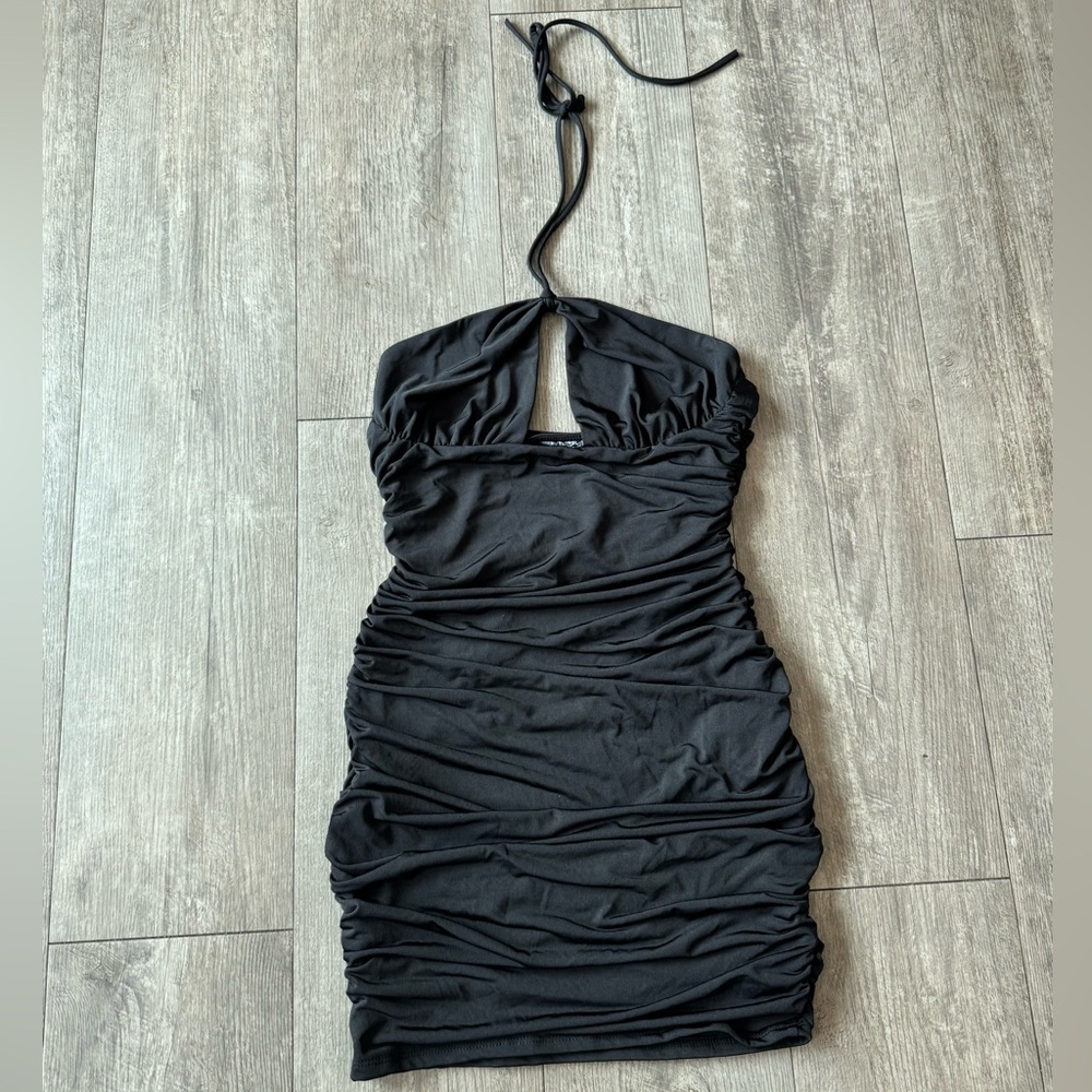 AMTIOUS Elegant Black Halter Dress